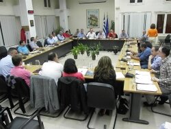 Οι...κοπανατζήδες του δημοτικού συμβουλίου Νάουσας!